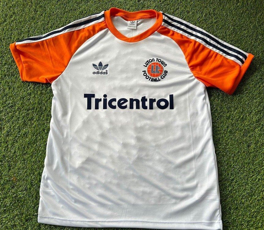 1981/82 Lut0n T0wn Home Shirt