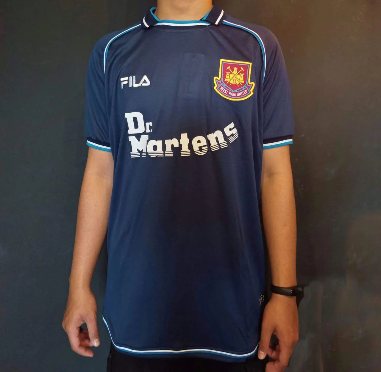 قميص يونايتد الثالث 1999/00 W3st H4m