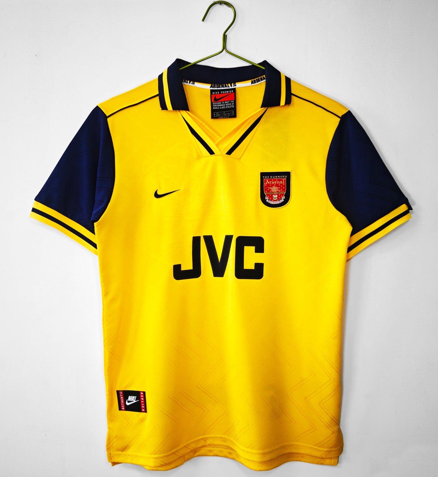 1996 R3TRO AW4Y ARS3NAL