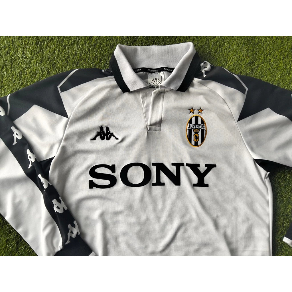 1999/00 Juventus Away Long Sleeve Shirt