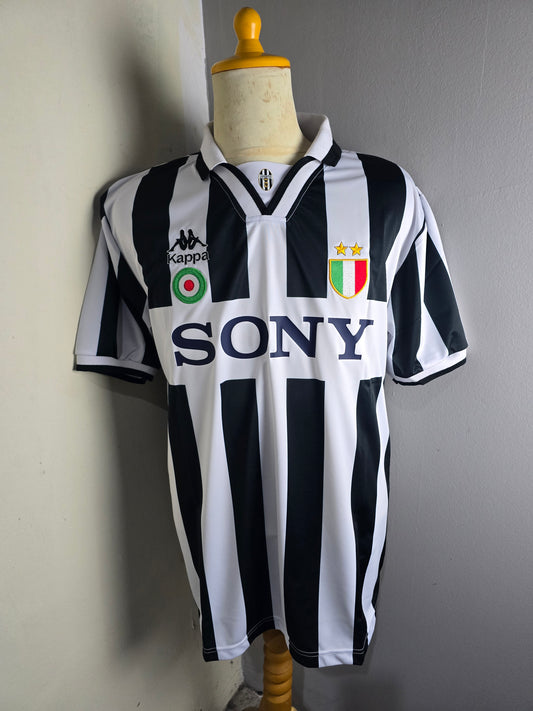 1995/96 Juventus Home Shirt