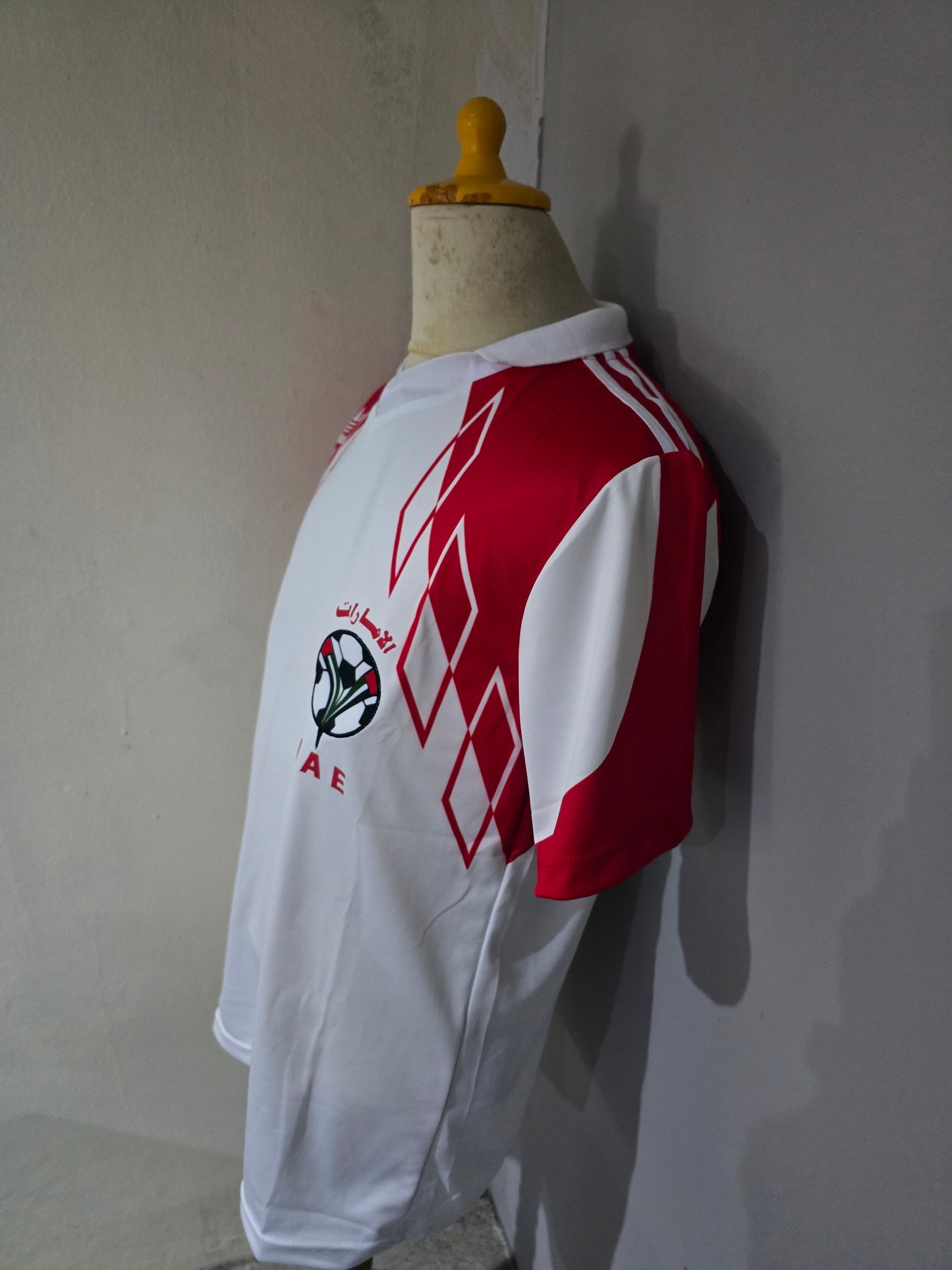 قميص منتخب الإمارات العربية المتحدة لعام 1990