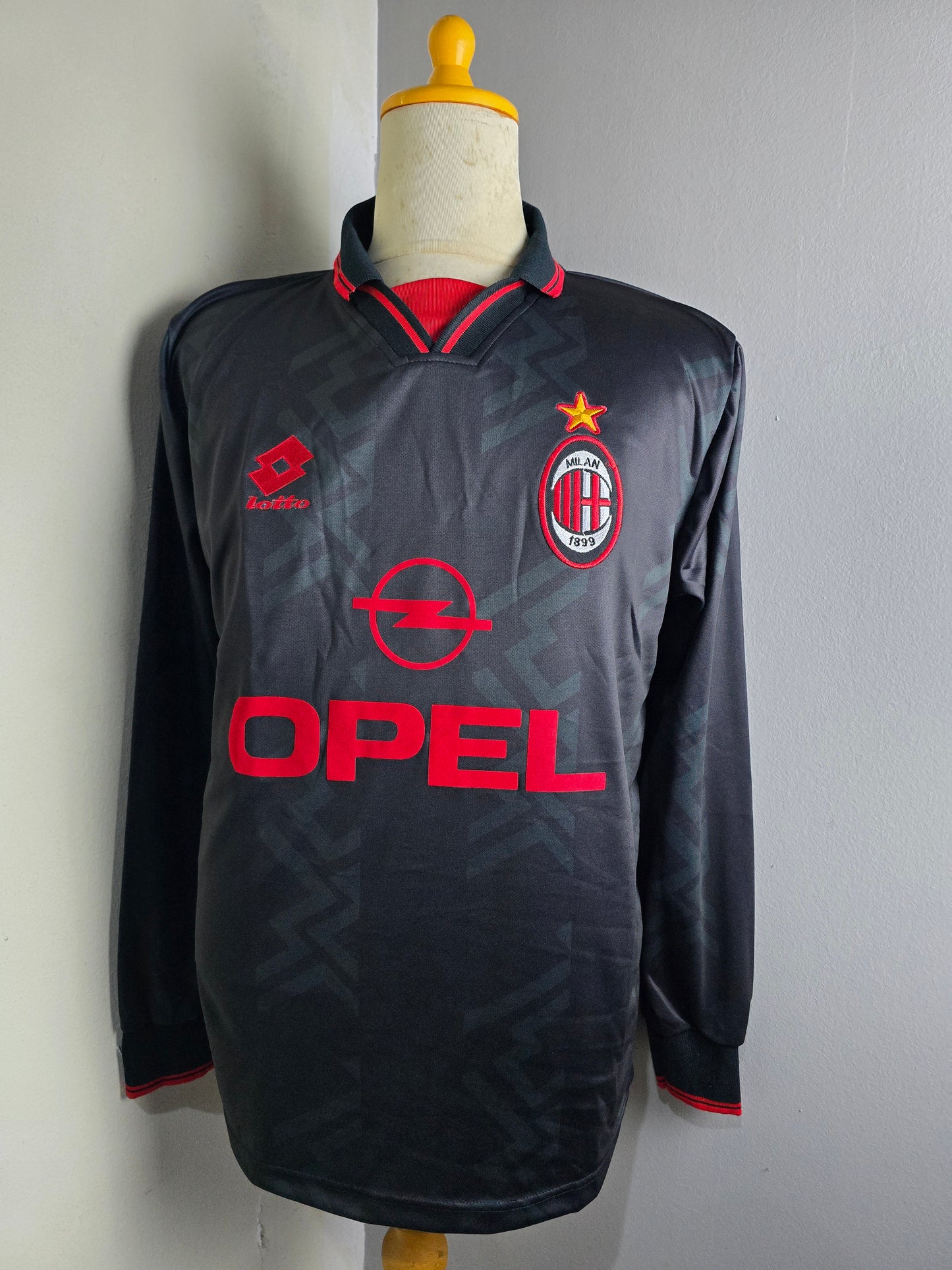 1996/97 AC Milan Third (Albertini #4)