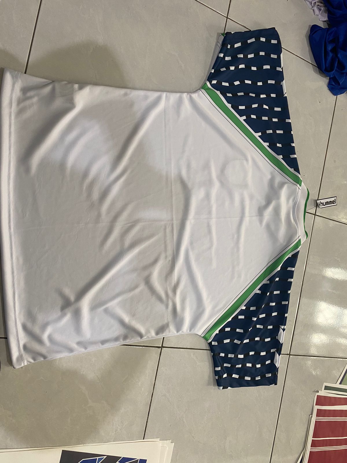 قميص سندرلاند لنهائي كأس الاتحاد الإنجليزي لعام 1992