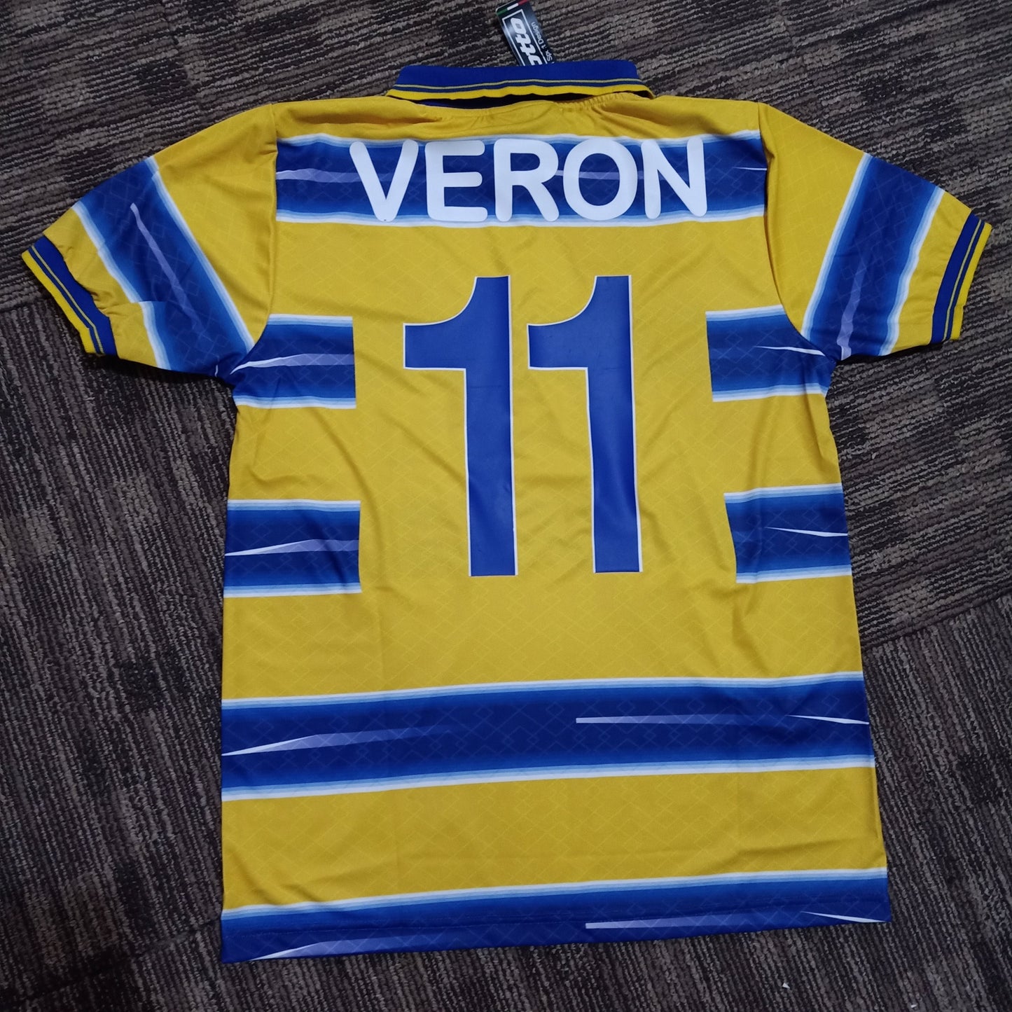 1998/99 Parma Home (Veron #11) Shirt - ClassicFootballJersey