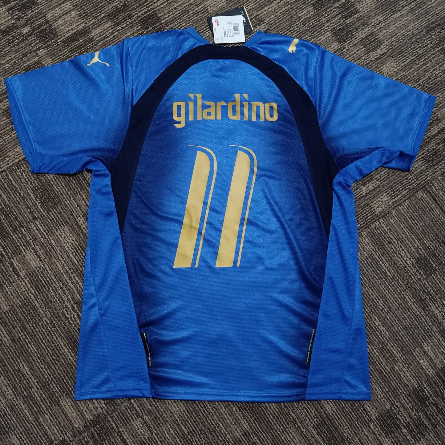2006 Italy Home (Gilardino #11) Shirt - ClassicFootballJersey