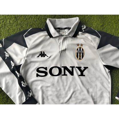 1999/00 Juventus Away Long Sleeve Shirt