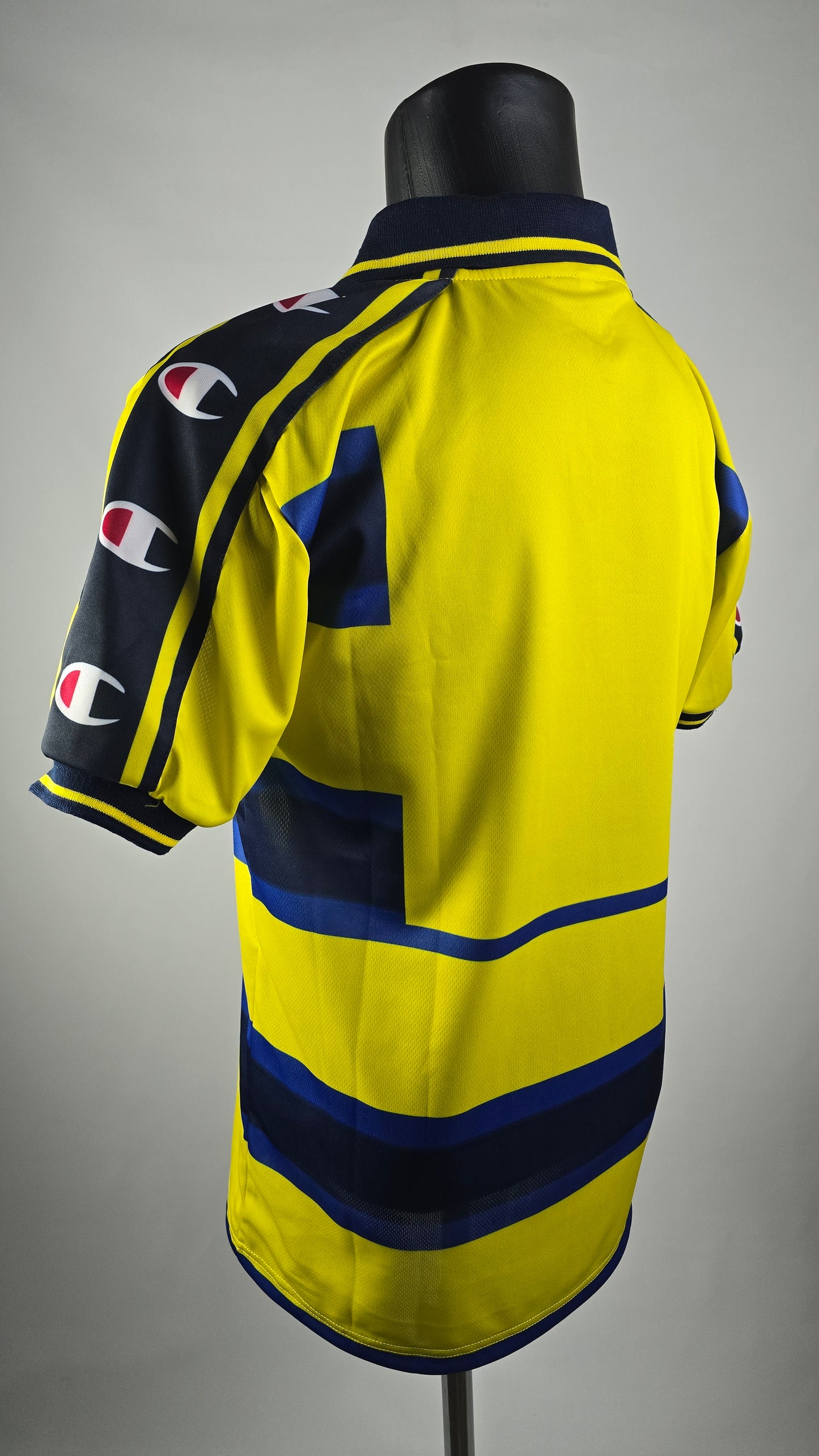 Camiseta local del Parma Mr Day 2000