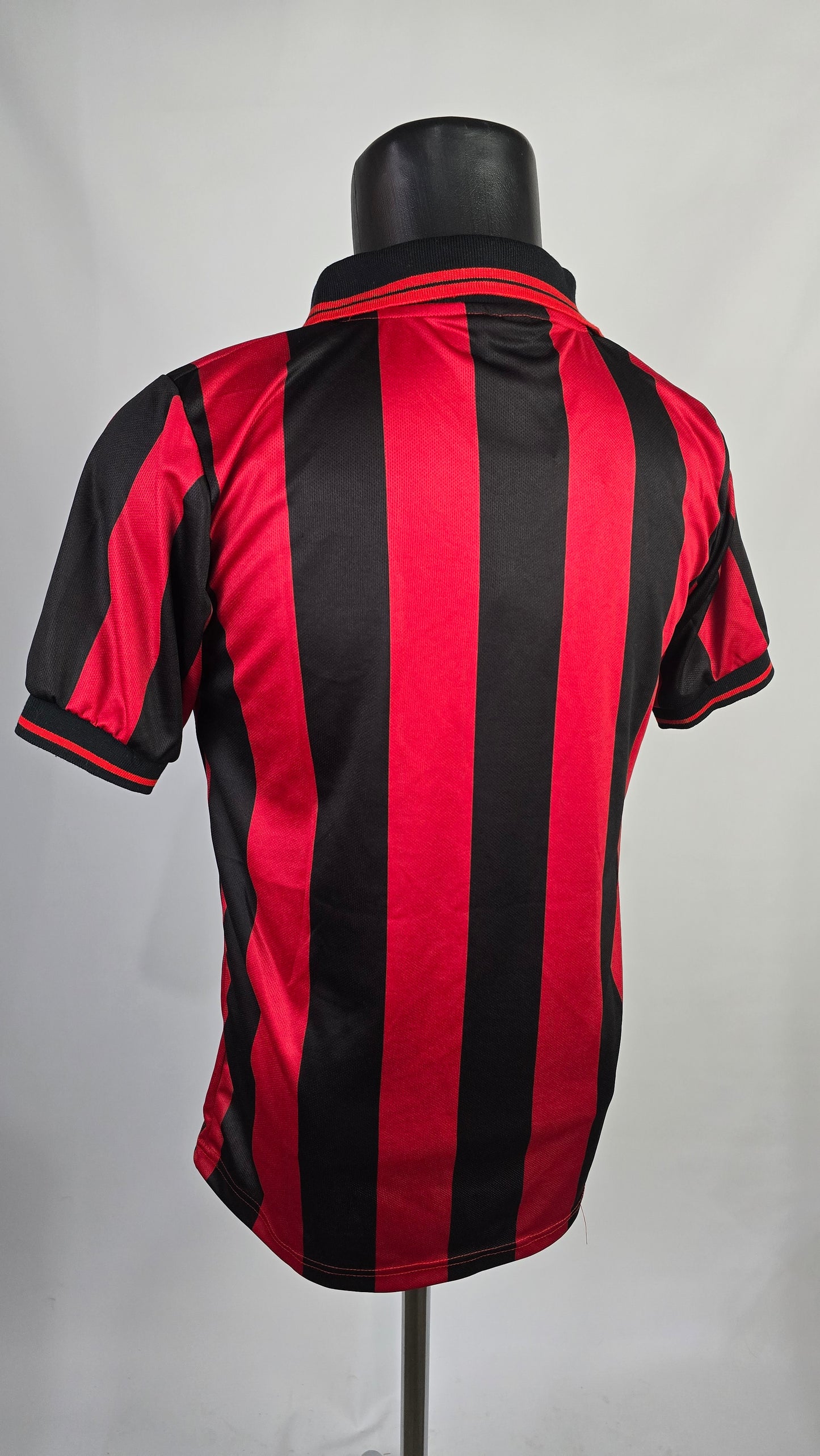 Camiseta local del Astra del AC Milan 1997/98