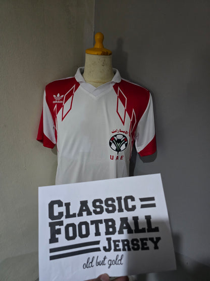 قميص منتخب الإمارات العربية المتحدة لعام 1990