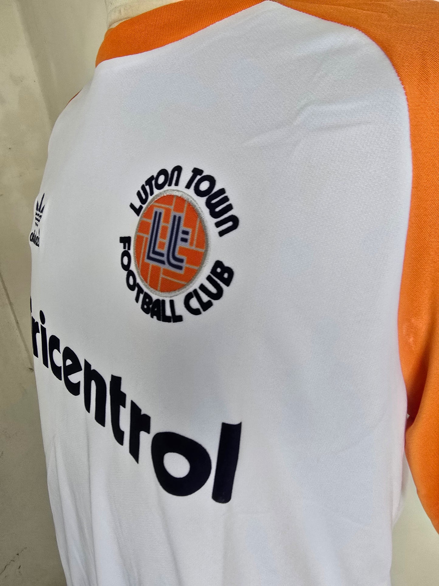 1981/82 Lut0n T0wn Home Shirt