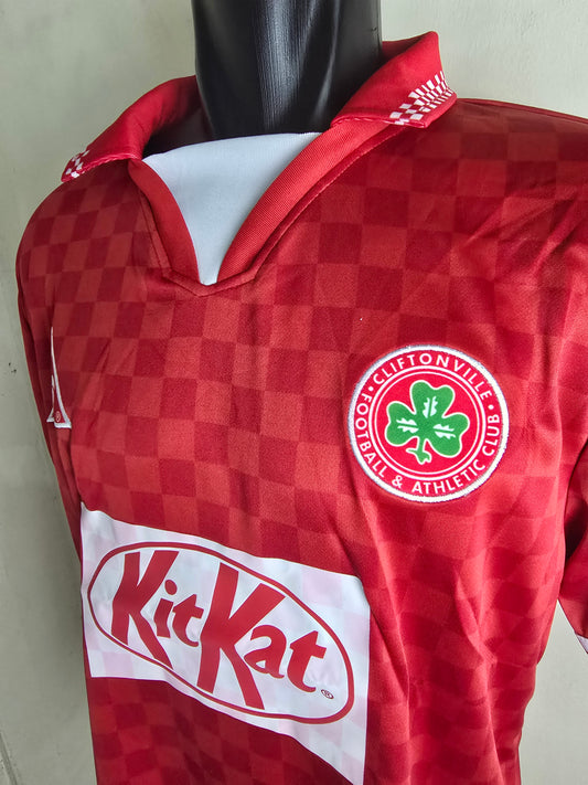 Camiseta de local del Cliftonville 1996/97