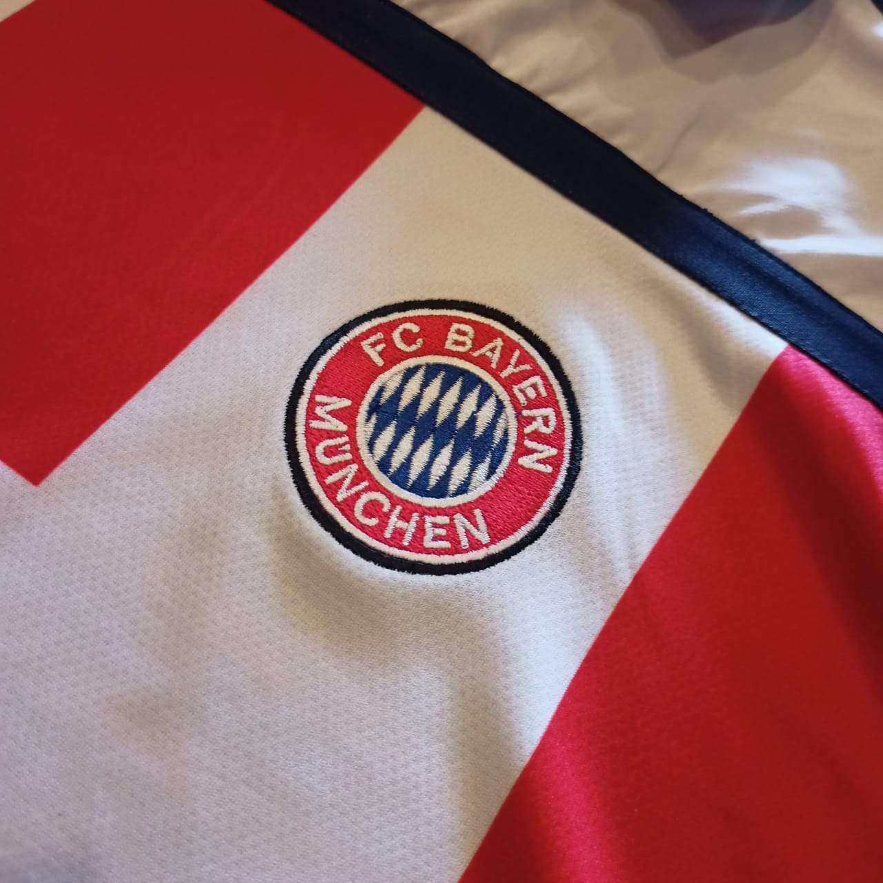 2000-02 Bayern Munich Away Shirt