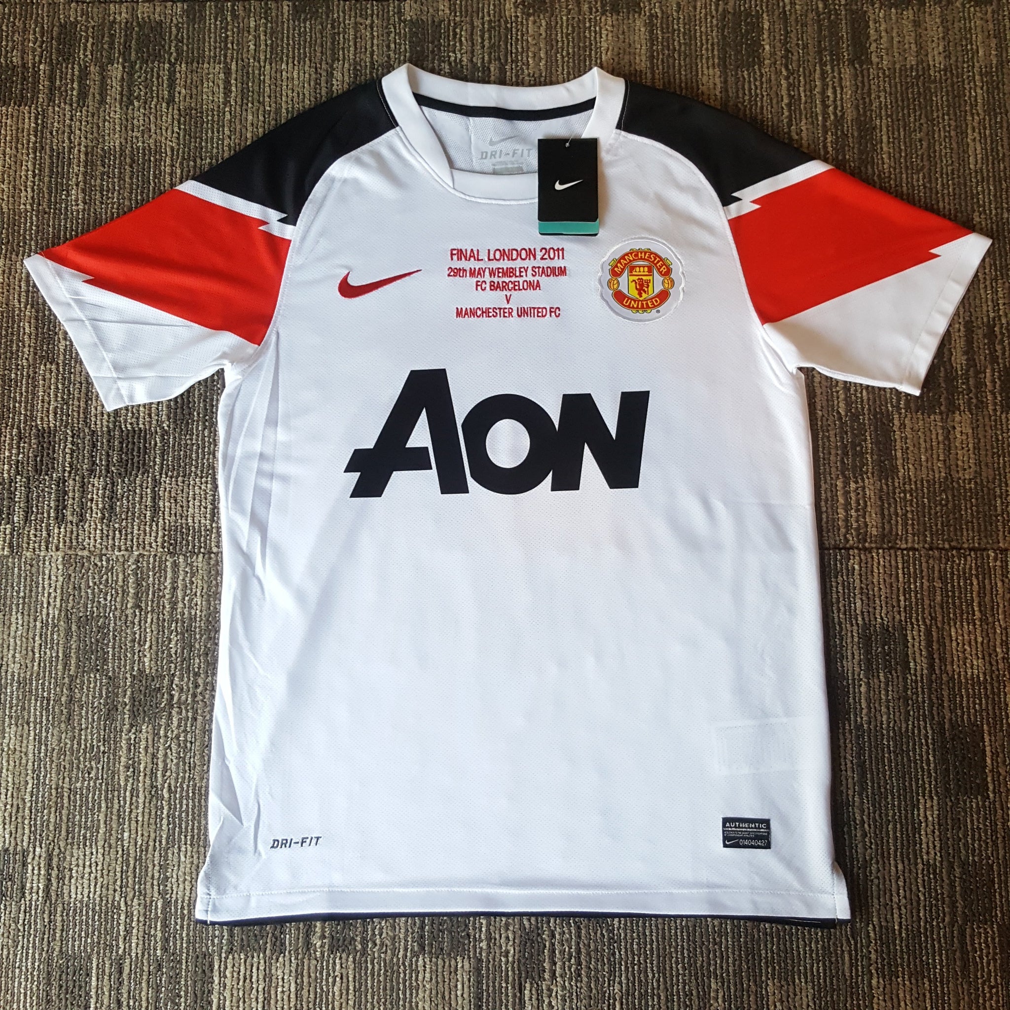 manchester united jersey london