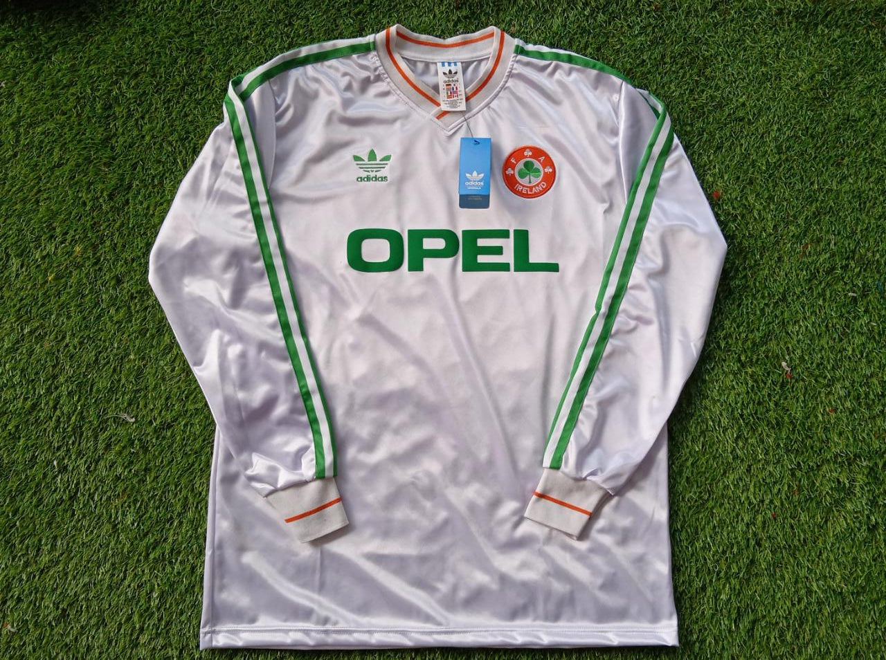 1990 Republic of Ireland Away Longsleeve Shirt