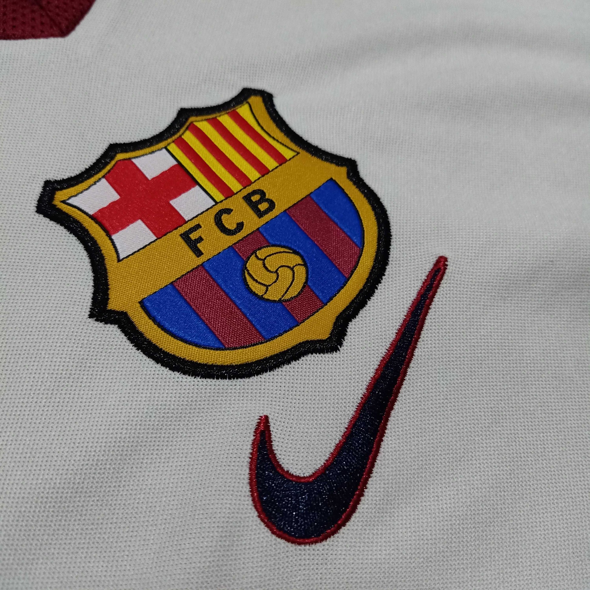 1998-01 Barcelona Away Shirt - ClassicFootballJersey